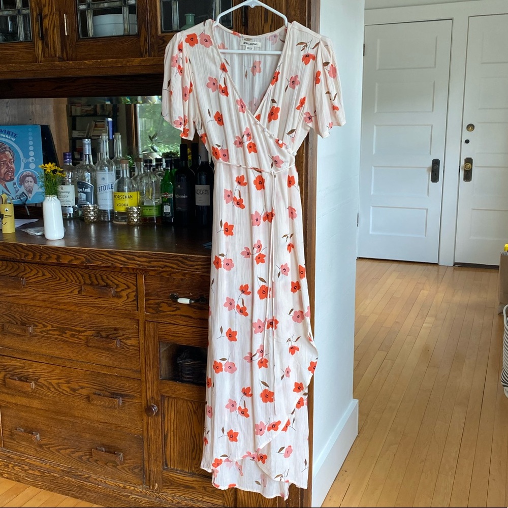 Billabong wrap dress (M)